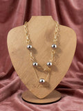 Collar Bolas Plateadas